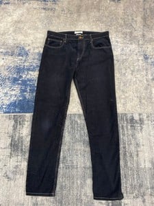 Lot 127  
            Edinburgh SR20 - Delivery Only 

                
ISABEL MARANT SLIM FIT TROUSERS IN BLACK WOOL, SIZE: 40, ORIGINAL RRP £390: LOCAT...