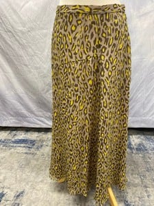 Lot 133  
            Edinburgh SR20 - Delivery Only 

                
THEORY LEOPARD MIDI SKIRT IN MULTICOLOR SILK, SIZE: 2, ORIGINAL RRP £385: LOCATIO...