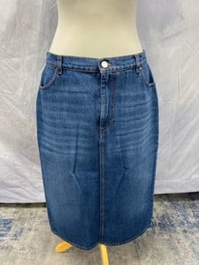 Lot 165  
            Edinburgh SR20 - Delivery Only 

                
ALEXA CHUNG DENIM MIDI SKIRT IN BLUE COTTON, SIZE: 32, ORIGINAL RRP £305: LOCATIO...