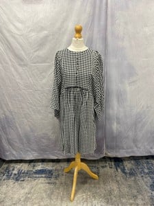 Lot 17  
            Edinburgh SR20 - Delivery Only 

                
MICHAEL KORS CHECKERED DRESS IN MULTICOLOR VISCOSE, SIZE: 2, ORIGINAL RRP £210: L...