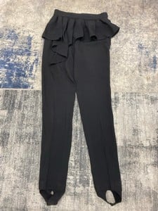 Lot 182  
            Edinburgh SR20 - Delivery Only 

                
MOSCHINO RUFFLED LEGGINGS WITH FOOT STRAP IN BLACK ACETATE, SIZE: 38, ORIGINAL RR...
