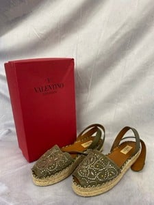 Lot 186  
            Edinburgh SR20 - Delivery Only 

                
VALENTINO GARAVANI EMBELLISHED ESPADRILLES IN KHAKI SUEDE, SIZE: 39, ORIGINAL RRP...