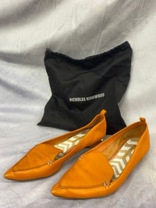 Lot 187  
            Edinburgh SR20 - Delivery Only 

                
NICHOLAS KIRKWOOD BEYA POINTED FLATS IN ORANGE LEATHER, SIZE: 40, ORIGINAL RRP £3...