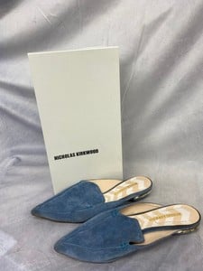 Lot 191  
            Edinburgh SR20 - Delivery Only 

                
NICHOLAS KIRKWOOD BEYA POINTED MULES IN BLUE SUEDE, SIZE: 40, ORIGINAL RRP £270: ...