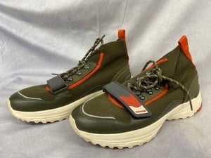 Lot 196  
            Edinburgh SR20 - Delivery Only 

                
COACH C243 ONE STRAP RUNNER SNEAKERS IN OLIVE LEATHER, SIZE: 46, ORIGINAL RRP £25...