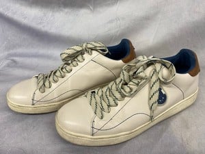 Lot 198  
            Edinburgh SR20 - Delivery Only 

                
COACH LACE-UP PATCH SNEAKERS IN WHITE LEATHER, SIZE: 46, ORIGINAL RRP £170: LOCAT...
