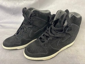 Lot 199  
            Edinburgh SR20 - Delivery Only 

                
NIKE DUNK SKY HI SNEAKERS IN BLACK GUM LEATHER, SIZE: 36.5, ORIGINAL RRP £370: LO...