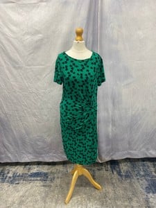 Lot 20  
            Edinburgh SR20 - Delivery Only 

                
DIANE VON FURSTENBERG ZOE PRINTED TIE MIDI DRESS IN GREEN VISCOSE, SIZE: 2, ORIGI...