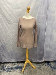 Lot 29  
            Edinburgh SR20 - Delivery Only 

                
BURBERRY CREWNECK KNIT SWEATER IN PINK WOOL, SIZE: INT | S, ORIGINAL RRP £440: LO...