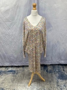 Lot 3  
            Edinburgh SR20 - Delivery Only 

                
SALONI DOTTED PRINT DRESS IN MULTICOLOR POLYESTER, SIZE: UK 14, ORIGINAL RRP £575...