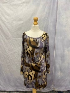 Lot 49  
            Edinburgh SR20 - Delivery Only 

                
DIANE VON FURSTENBERG MINI DRESS IN MULTICOLOR SILK, SIZE: 6, ORIGINAL RRP £550: ...