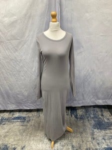 Lot 4  
            Edinburgh SR20 - Delivery Only 

                
NINETY PERCENT KNIT DRESS IN GREY ORGANIC COTTON, SIZE: INT | L: LOCATION - CLOTH...