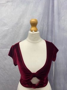 Lot 74  
            Edinburgh SR20 - Delivery Only 

                
REFORMATION LOIS CUT OUT TOP IN BURGUNDY POLYESTER, SIZE: INT | XS, ORIGINAL RRP ...