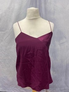 Lot 85  
            Edinburgh SR20 - Delivery Only 

                
TIBI V-NECK SLIP TOP IN PURPLE SILK, SIZE: 4, ORIGINAL RRP £280: LOCATION - CLOTH...