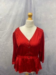 Lot 87  
            Edinburgh SR20 - Delivery Only 

                
PAUL & JOE JOCONDA LONG SLEEVE BLOUSE IN RED VISCOSE, SIZE: 4, ORIGINAL RRP £270:...