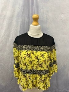 Lot 95  
            Edinburgh SR20 - Delivery Only 

                
SANDRO RUCHED BLOUSE IN YELLOW VISCOSE, SIZE: 1, ORIGINAL RRP £220: LOCATION - CL...