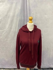 Lot 96  
            Edinburgh SR20 - Delivery Only 

                
DOLCE & GABBANA JERSEY HOODIE WITH BRANDED PLATE IN BURGUNDY COTTON, SIZE: 46, OR...