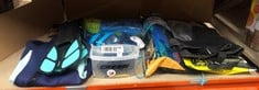 Lot 132  
            Edinburgh SR33 - Delivery Only 

                
QUANTITY OF SPORTS & EXERCISE ITEMS TO INCLUDE TRAINING FINS - BLUE AND LIME UK 5...