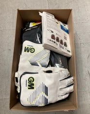 Lot 169  
            Edinburgh SR33 - Delivery Only 

                
QUANTITY OF HEALTH & BEAUTY ITEMS TO INCLUDE VORTEX EVOLUTION HAND PADDLES: LOCAT...