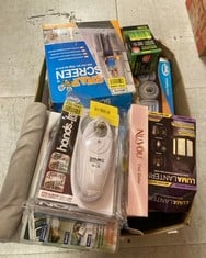 Lot 183  
            Edinburgh SR33 - Delivery Only 
                
QUANTITY OF GENERAL GOODS ITEMS TO INCLUDE PILL-OPAD MULTI-ANGLE SOFT TABLE STAND...