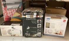 Lot 221  
            Edinburgh SR33 - Delivery Only 
                
QUANTITY OF KITCHEN & APPLIANCES ITEMS TO INCLUDE DESIRE MATTE BLACK MINI CHOPPER...