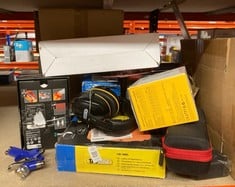 Lot 231  
            Edinburgh SR33 - Delivery Only 
                
QUANTITY OF TOOLS & HOME IMPROVEMENT ITEMS TO INCLUDE TACWISE STAPLE GUN: LOCATIO...