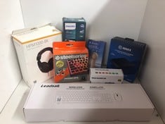 Lot 234  
            Edinburgh SR33 - Delivery Only 
                
QUANTITY OF TECH & GAMING ITEMS TO INCLUDE STEELSERIES KEYBOARD CAPS: LOCATION - C