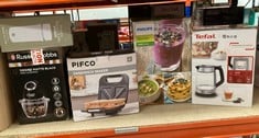 Lot 250  
            Edinburgh SR33 - Delivery Only 
                
QUANTITY OF KITCHEN APPLIANCES ITEMS TO INCLUDE PHILIPS BLENDER 3000 SERIES.: LOC...