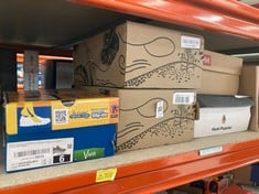 Lot 257  
            Edinburgh SR33 - Delivery Only 

                
QUANTITY OF CLOTHING AND APPAREL ITEMS TO INCLUDE SKECHERS WOMENS HAZEL ROSALIND ...