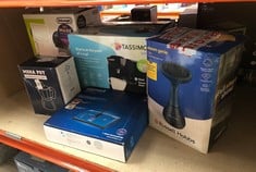 Lot 293  
            Edinburgh SR33 - Delivery Only 
                
QUANTITY OF KITCHEN & APPLIANCES ITEMS TO INCLUDE RUSSELL HOBBS STEAM GENIE HANDH...
