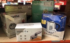 Lot 326  
            Edinburgh SR33 - Delivery Only 
                
QUANTITY OF KITCHEN & APPLIANCES ITEMS TO INCLUDE RUSSELL HOBBS BRUSHED STAINLESS...