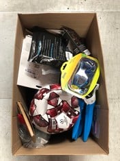 Lot 345  
            Edinburgh SR33 - Delivery Only 
                
QUANTITY OF SPORTS & EXERCISE ITEMS TO INCLUDE ZOGGS PHANTOM KIDS MASK BLUE TURQU...