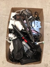 Lot 362  
            Edinburgh SR33 - Delivery Only 

                
QUANTITY OF HEALTH & BEAUTY ITEMS TO INCLUDE ORAL-B IO3 PINK ELECTRIC TOOTHBRUSH:...