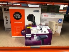 Lot 435  
            Edinburgh SR33 - Delivery Only 

                
QUANTITY OF KITCHEN & APPLIANCES ITEMS TO INCLUDE BOSCH MYMOMENT INFUSE TWK3M127G...