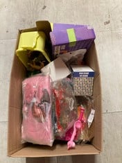 Lot 466  
            Edinburgh SR33 - Delivery Only 

                
QUANTITY OF TOYS & GAMES TO INCLUDE PARTY FAVOURS: LOCATION - ROW F