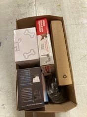 Lot 483  
            Edinburgh SR33 - Delivery Only 

                
QUANTITY OF PET PRODUCTS ITEMS TO INCLUDE CLASSIC PET PRODUCTS DOUBLE FEEDER HIGH...