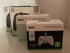 Lot 551  
            Edinburgh SR33 - Delivery Only 

                
QUANTITY OF TECH & GAMING ITEMS TO INCLUDE 8BITDO ULTIMATE MINI WIRED CONTROLLER ...