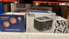 Lot 555  
            Edinburgh SR33 - Delivery Only 

                
QUANTITY OF KITCHEN & APPLIANCES ITEMS TO INCLUDE MORPHY RICHARDS 4 SLICE TOASTER...