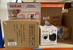 Lot 561  
            Edinburgh SR33 - Delivery Only 

                
QUANTITY OF KITCHEN & APPLIANCES ITEMS TO INCLUDE PHILIPS FABRIC SHAVER: LOCATION...