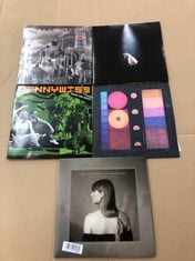 Lot 77  
            Edinburgh SR33 - Delivery Only 

                
QUANTITY OF VINYL ITEMS TO INCLUDE PRESTO [VINYL]: LOCATION - A RACK