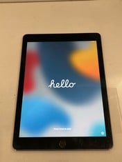 Lot 126  
            Edinburgh SR33 - Delivery Only 

                
APPLE IPAD AIR 2 64GB STORAGE TABLET WITH WIFI: MODEL NO MGKL2B/A1566 [JP 98843]:...