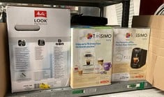 Lot 192  
            Edinburgh SR33 - Delivery Only 
                
QUANTITY OF KITCHEN & APPLIANCES ITEMS TO INCLUDE TASSIMO BY BOSCH SUNY 'SPECIAL ...