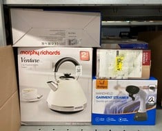 Lot 198  
            Edinburgh SR33 - Delivery Only 
                
QUANTITY OF KITCHEN & APPLIANCES ITEMS TO INCLUDE MORPHY RICHARDS VENTURE CREAM P...