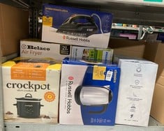 Lot 200  
            Edinburgh SR33 - Delivery Only 
                
QUANTITY OF KITCHEN & APPLIANCES ITEMS TO INCLUDE RUSSELL HOBBS STAINLESS STEEL &...