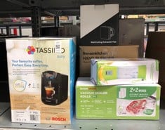 Lot 207  
            Edinburgh SR33 - Delivery Only 

                
QUANTITY OF KITCHEN & APPLIANCES ITEMS TO INCLUDE TASSIMO TAS3102GB COFFEE MACHIN...