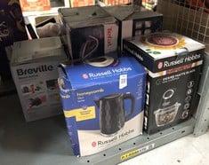 Lot 260  
            Edinburgh SR33 - Delivery Only 
                
QUANTITY OF KITCHEN & APPLIANCES ITEMS TO INCLUDE RUSSELL HOBBS HONEYCOMB ELECTRI...