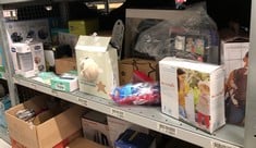 Lot 302  
            Edinburgh SR33 - Delivery Only 

                
QUANTITY OF BABY & TODDLER ITEMS TO INCLUDE MUNCHKIN TOSS PORTABLE DISPOSABLE DIA...