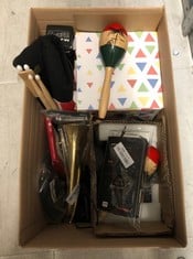 Lot 305  
            Edinburgh SR33 - Delivery Only 

                
QUANTITY OF TECH & GAMING ITEMS TO INCLUDE V-MODA BOOMPRO MICROPHONE | FOR GAMING...