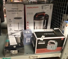 Lot 323  
            Edinburgh SR33 - Delivery Only 

                
QUANTITY OF KITCHEN & APPLIANCES ITEMS TO INCLUDE COLE & MASON BATTERSEA ELECTRIC...