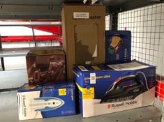 Lot 373  
            Edinburgh SR33 - Delivery Only 

                
QUANTITY OF KITCHEN & APPLIANCES ITEMS TO INCLUDE RUSSELL HOBBS DUAL VOLTAGE STEA...